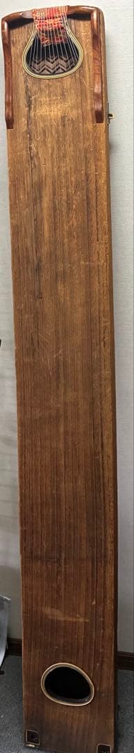 くり甲、縁取り葉、綾杉彫りの上級お琴、琴柱他一式付き