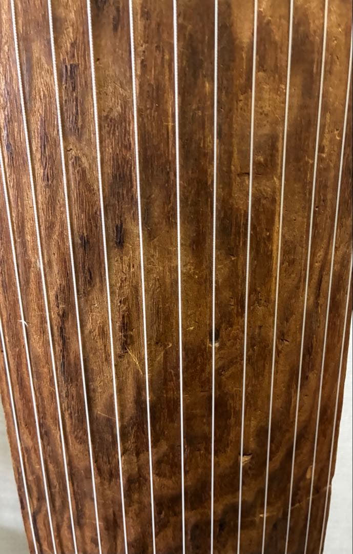 くり甲、縁取り葉、綾杉彫りの上級お琴、琴柱他一式付き
