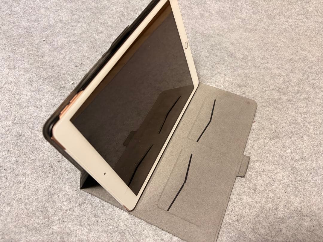 iPad第7世代 10.2インチ 32G Wi-Fi+Cellular おまけ付