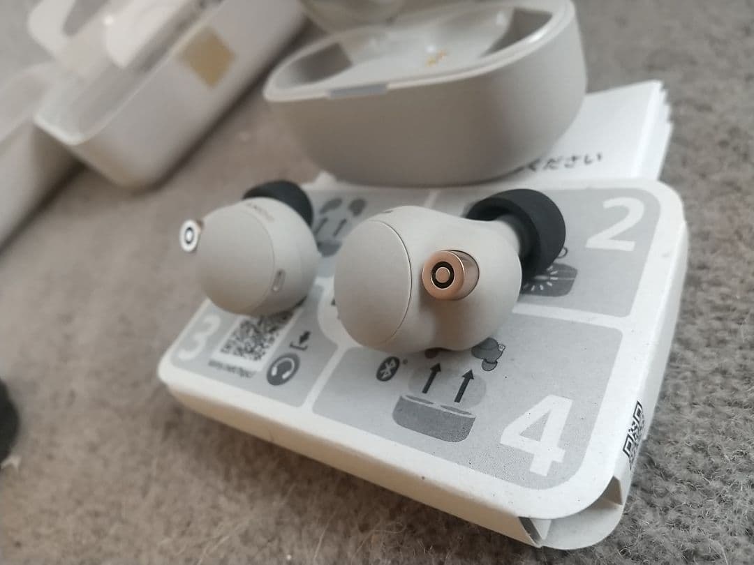 Sony WF-1000XM4 ワイヤレスイヤホン 箱説書明付 イヤホンのみ新品