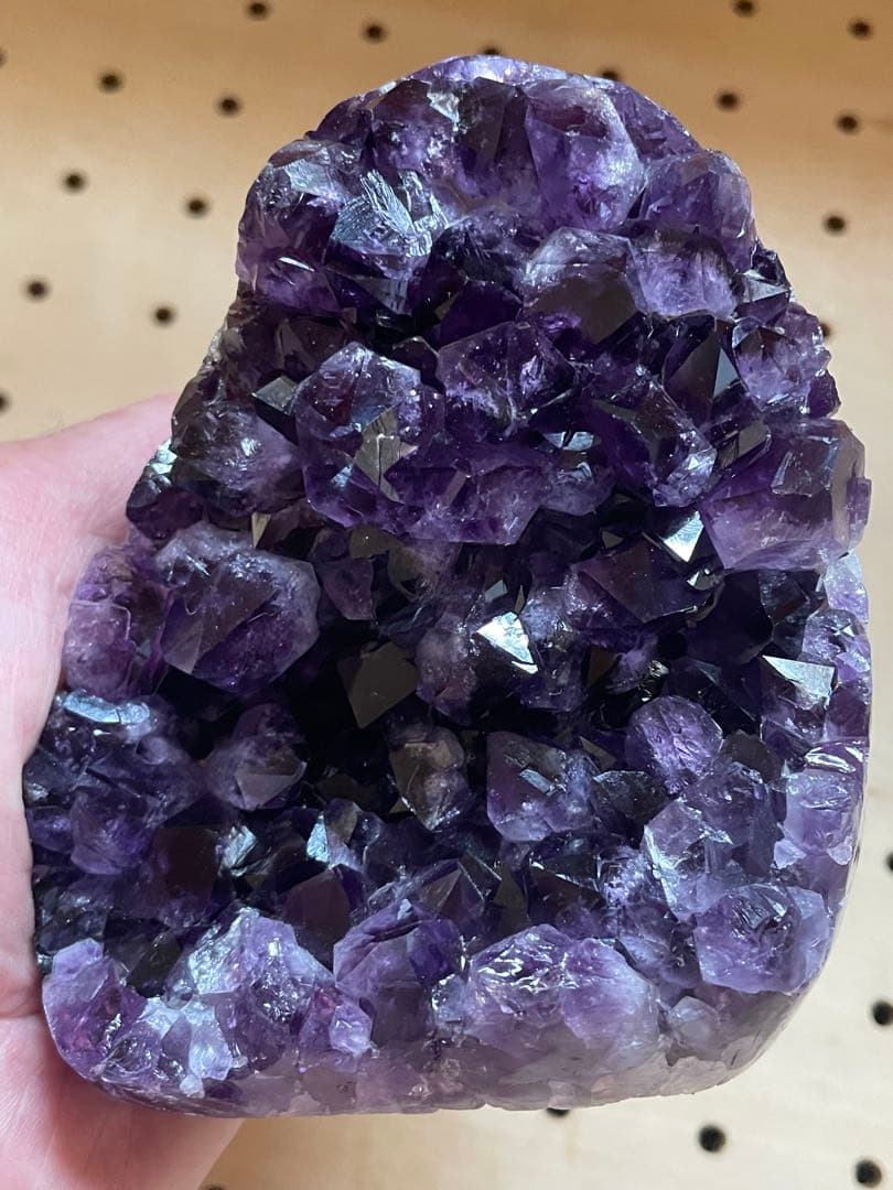 ウルグアイ産A A A級アメジストクラスター、ドーム　綺麗な濃紫水晶（天然石）