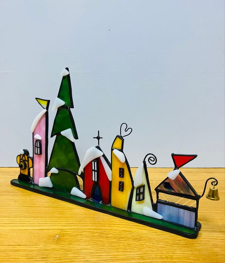 ステンドグラス　ガス燈が並ぶ街並み＆雪の街並み