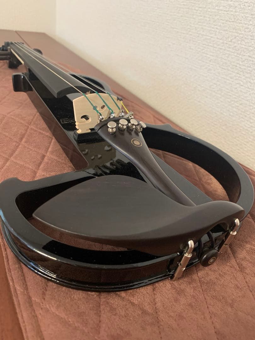 エレキバイオリン4/4 ほぼ新品／高級弦オマケVISIONチタニウムオーケストラ
