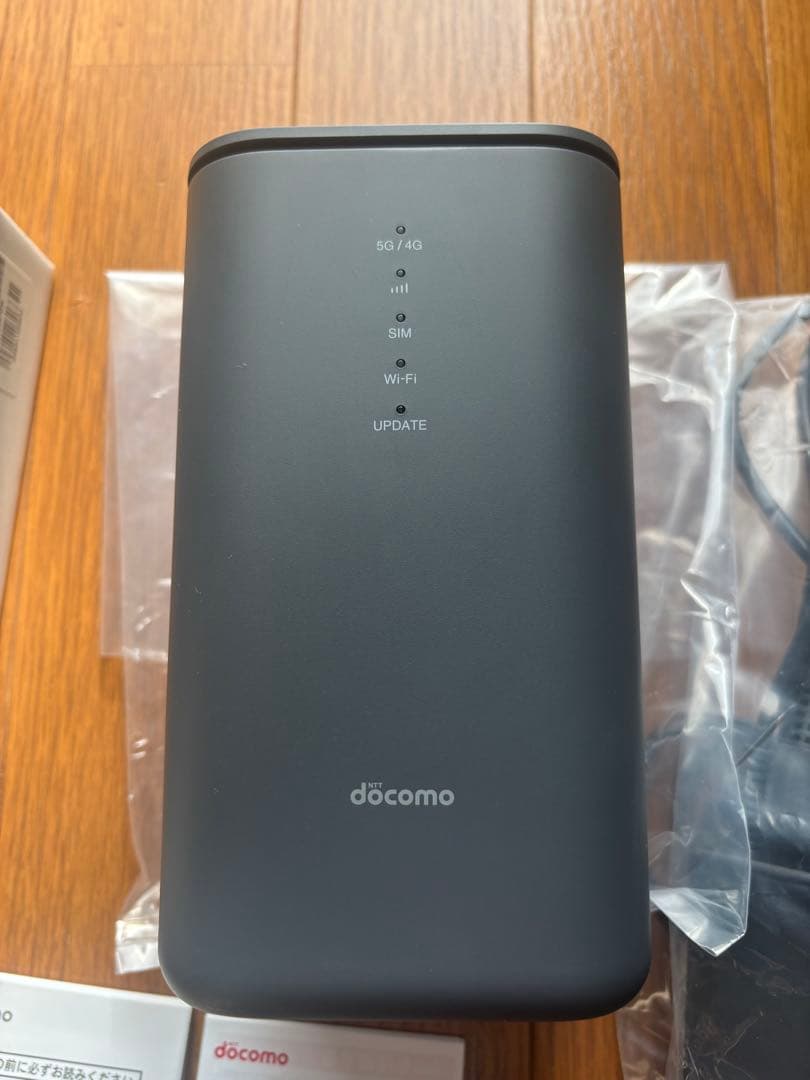  5Gルーター docomo HR02 ダークグレー