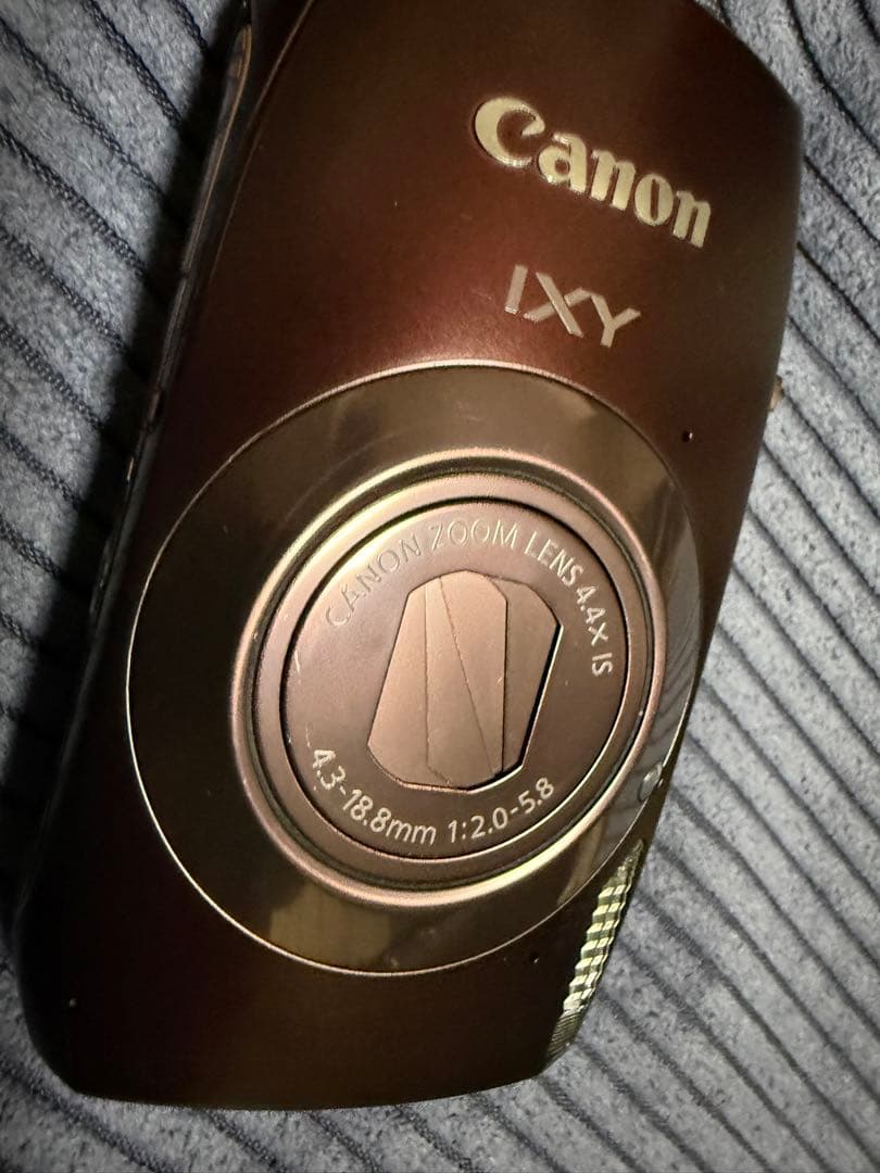 Canon IXY 3000IS. IXY31S 二台セット　値引き不可