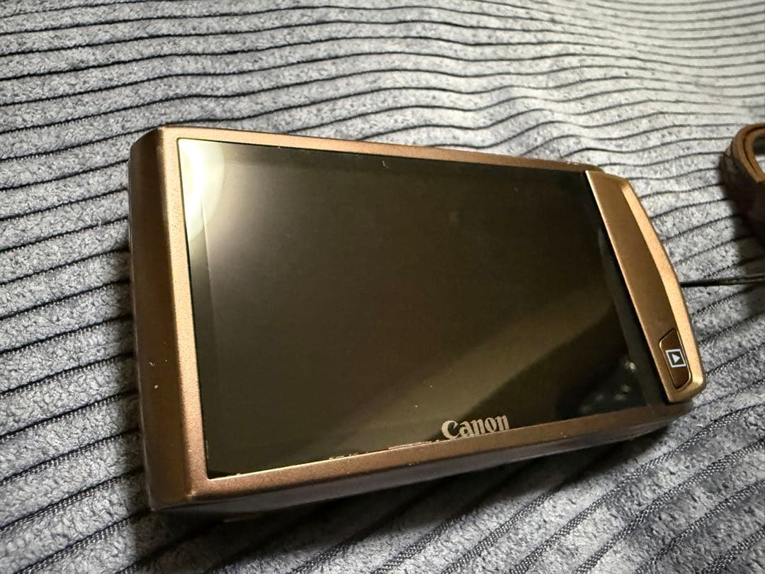 Canon IXY 3000IS. IXY31S 二台セット　値引き不可