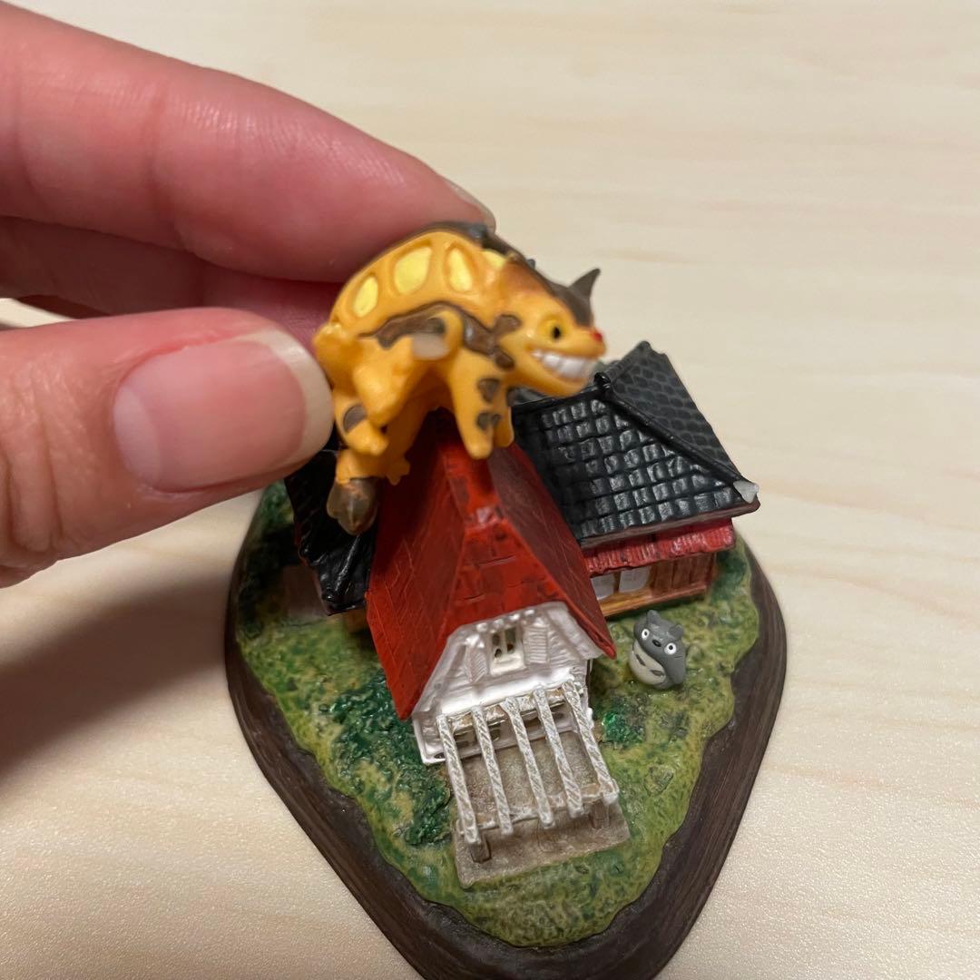 ジブリ　となりのトトロ　サツキとメイの家　ジオラマフィギュア
