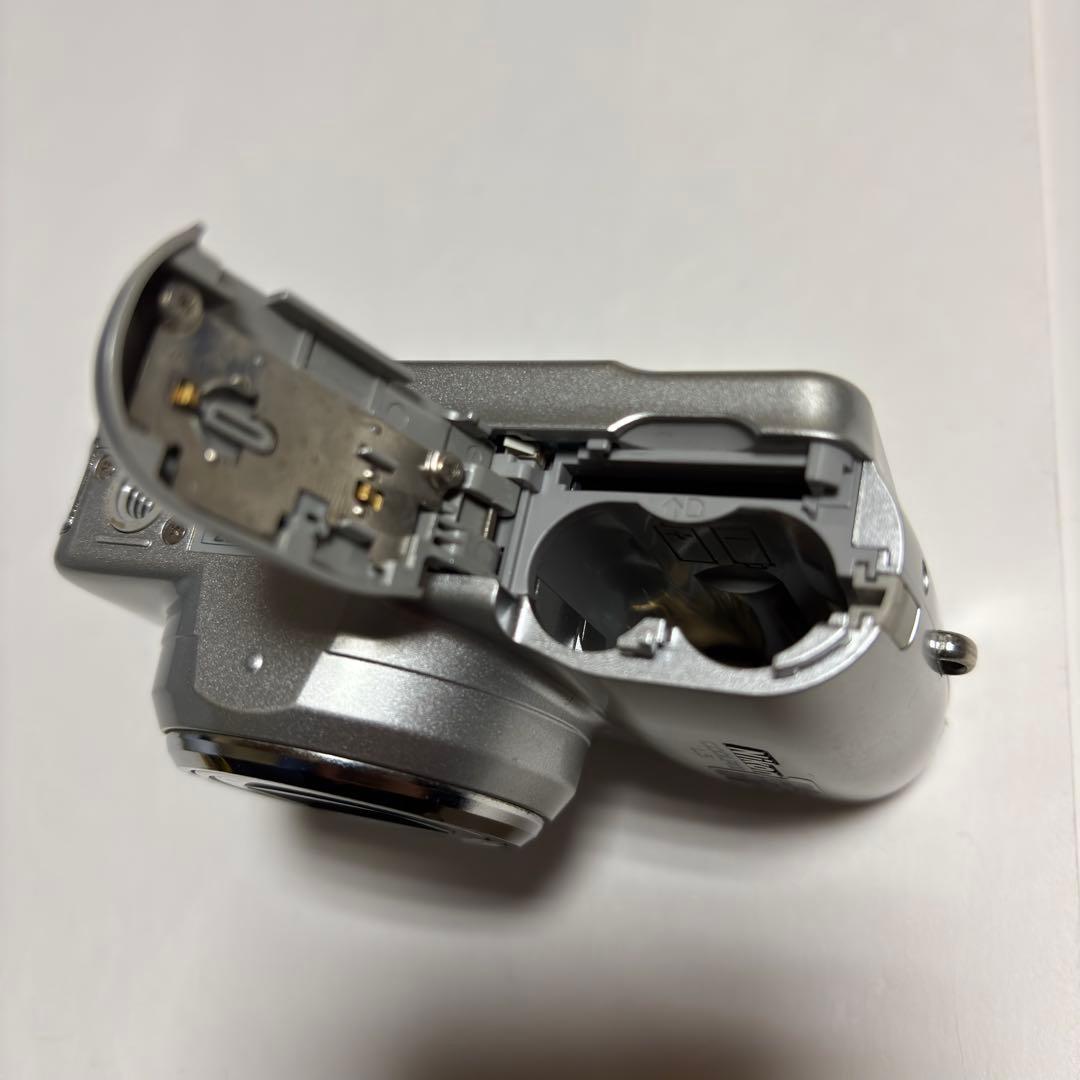 Nikon Coolpix L5　デジタルカメラ