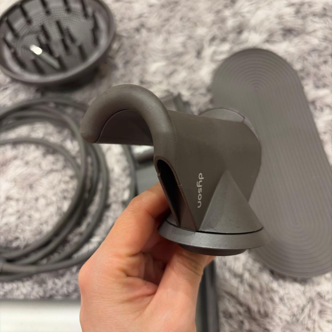 Dyson Supersonic ヘアドライヤー　HD01 プロ用