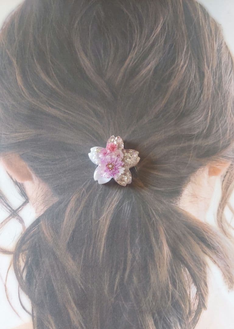 【1504】レジン　マトリカリア　ヘアゴム　ポニーフック　ブロ―チ　ハンドメイド
