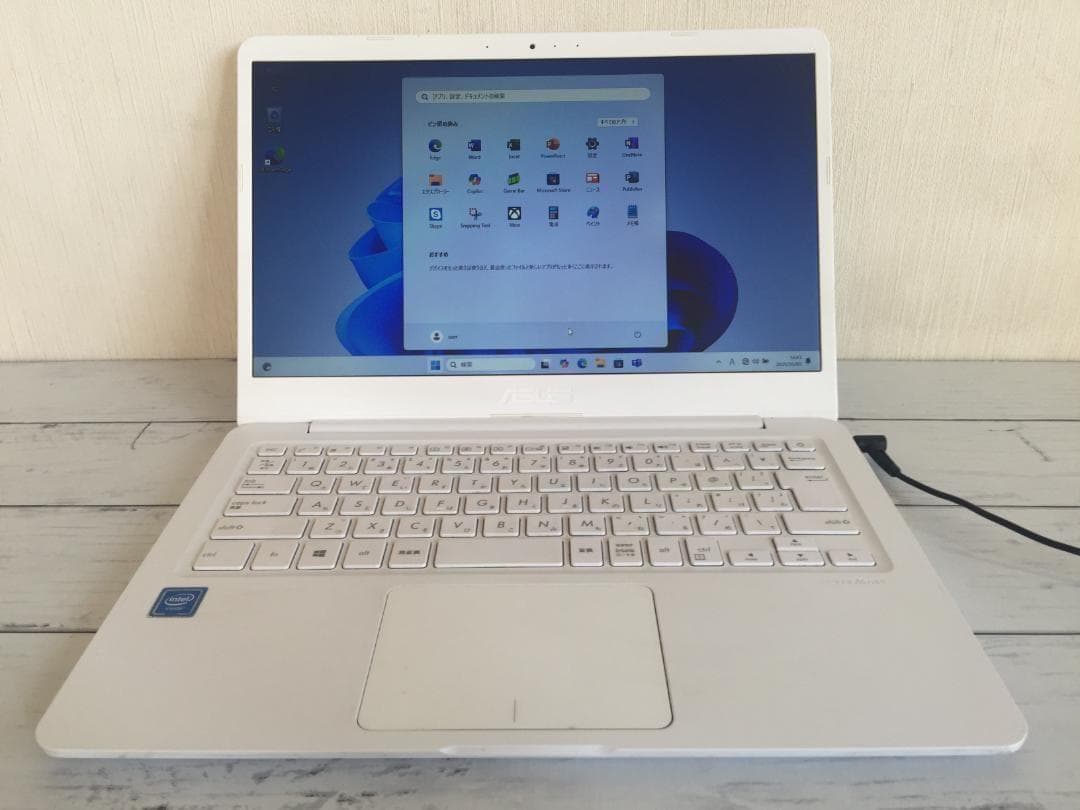 ASUS E406S 小型・薄14型液晶/17.6mm/Office/Win11