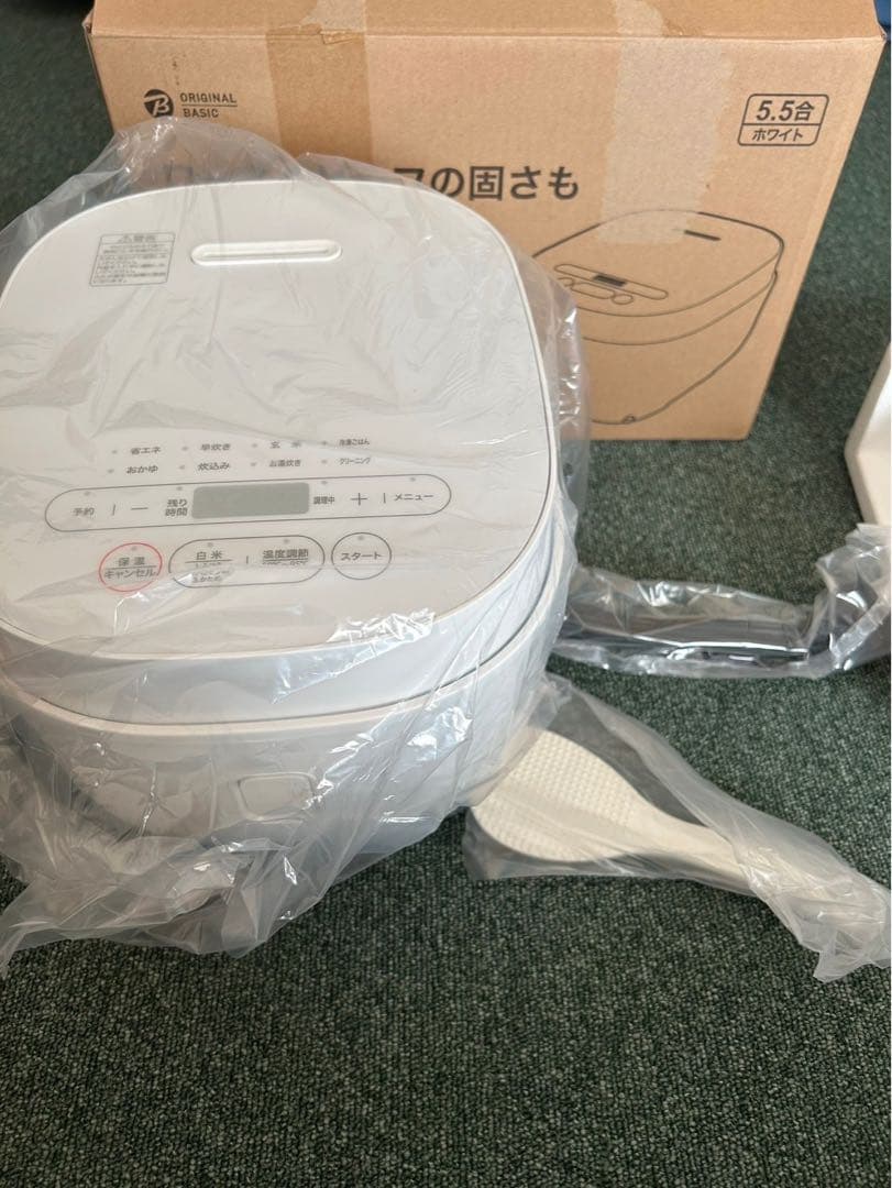 【新品未使用】炊飯器 5.5合 マイコン式 炊き分け13種 ホワイト
