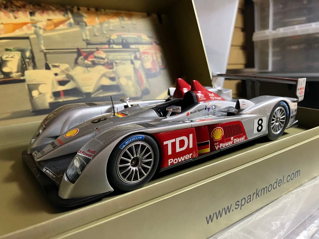 1/18スパーク AUDI R10 TDI n°8 ルマン2006 優勝モデル