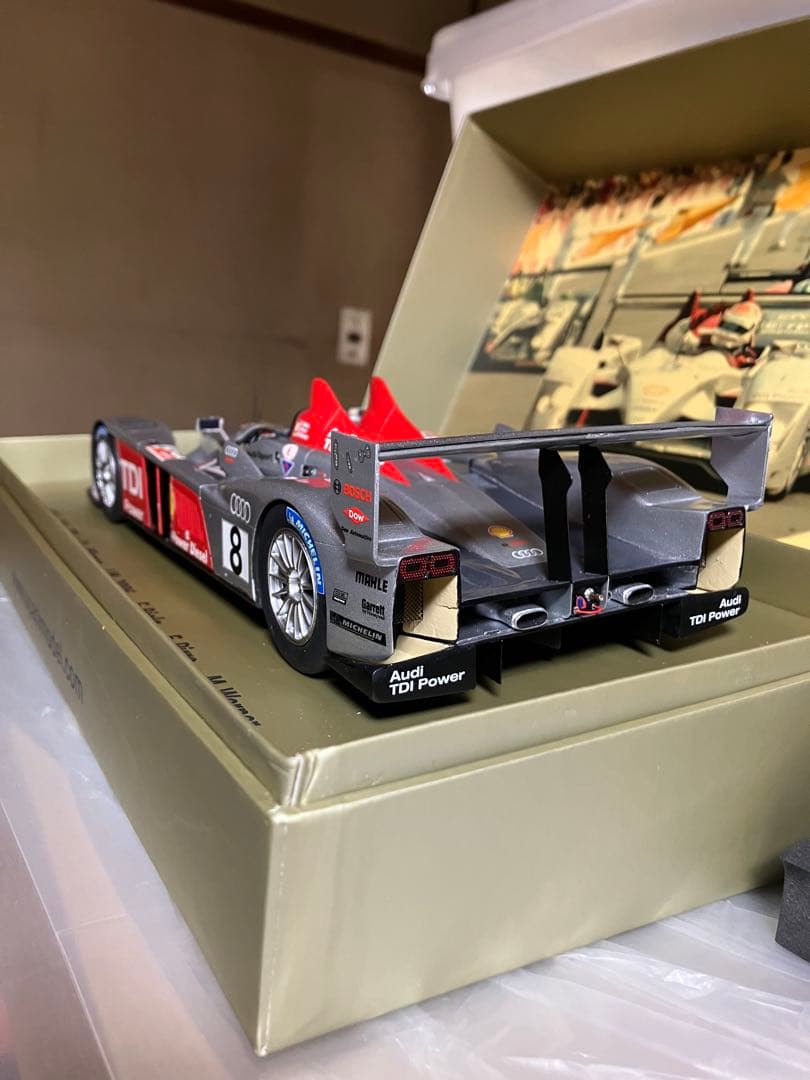1/18スパーク AUDI R10 TDI n°8 ルマン2006 優勝モデル