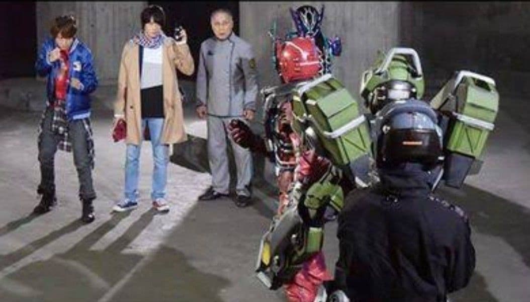 【希少価値】　桐生戦兎　着用　衣装 同型モデル　色違い　Lサイズ