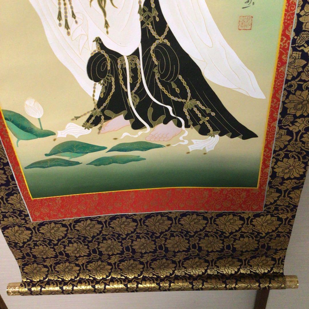 No5489 掛軸　在印　松涛漌画　白衣観音像　絹本　共箱　仏教美術　送料無料