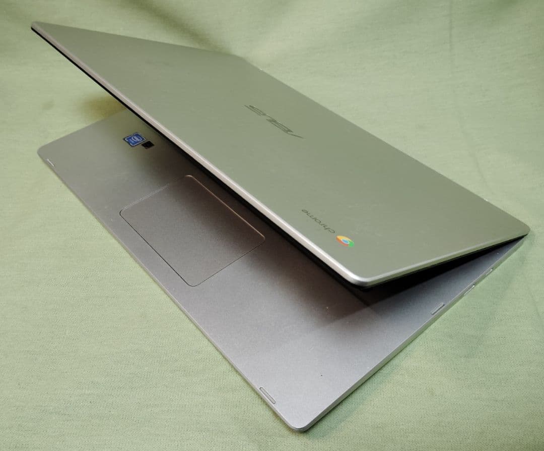 15インチ大画面 ASUS Chromebook C523NA SSD64G