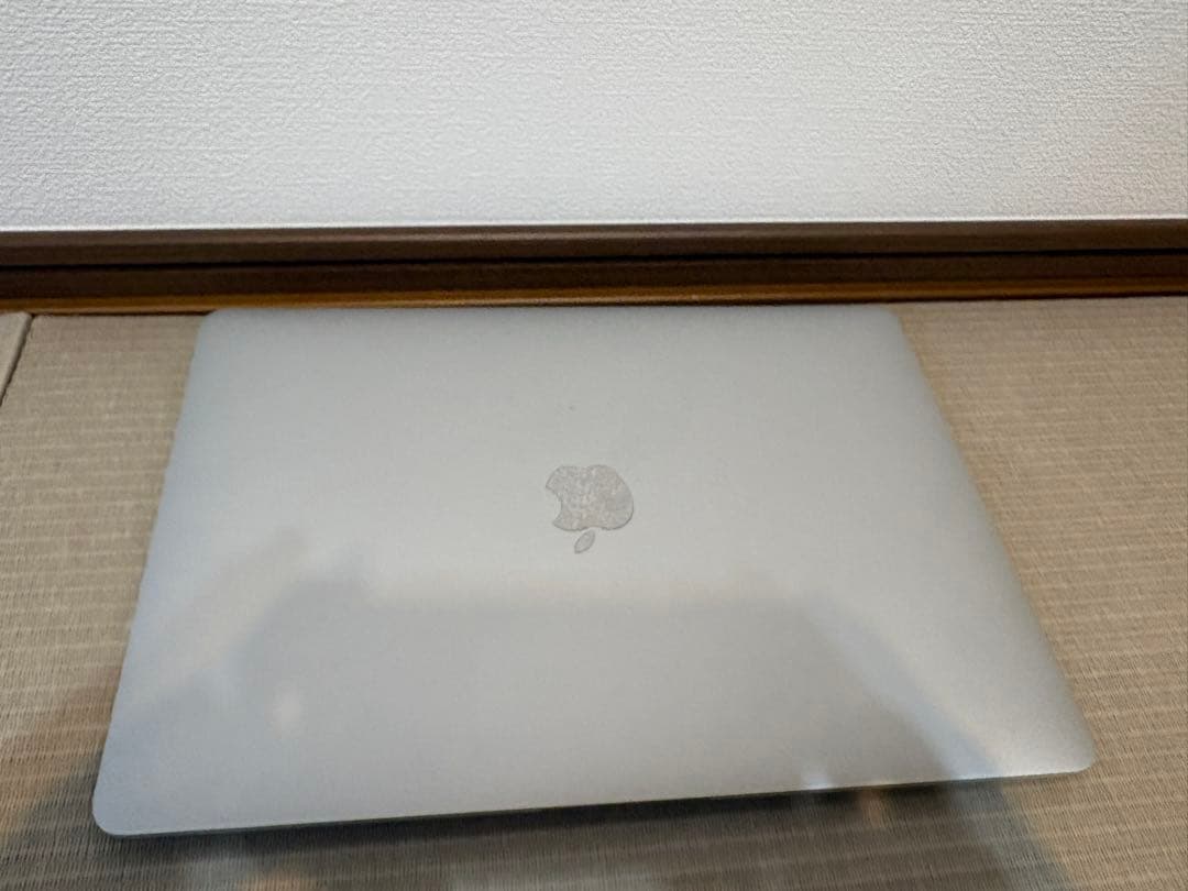 【ジャンク】MacBook Air 13インチ シルバー　部品取り　修理前提