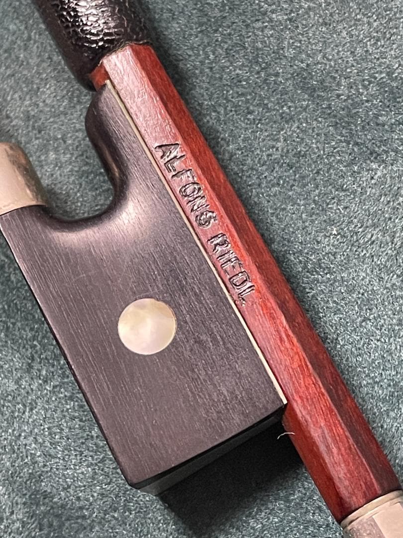 ドイツ製 バイオリン 美しいワンピースバック ４／４サイズ 駒調整済み