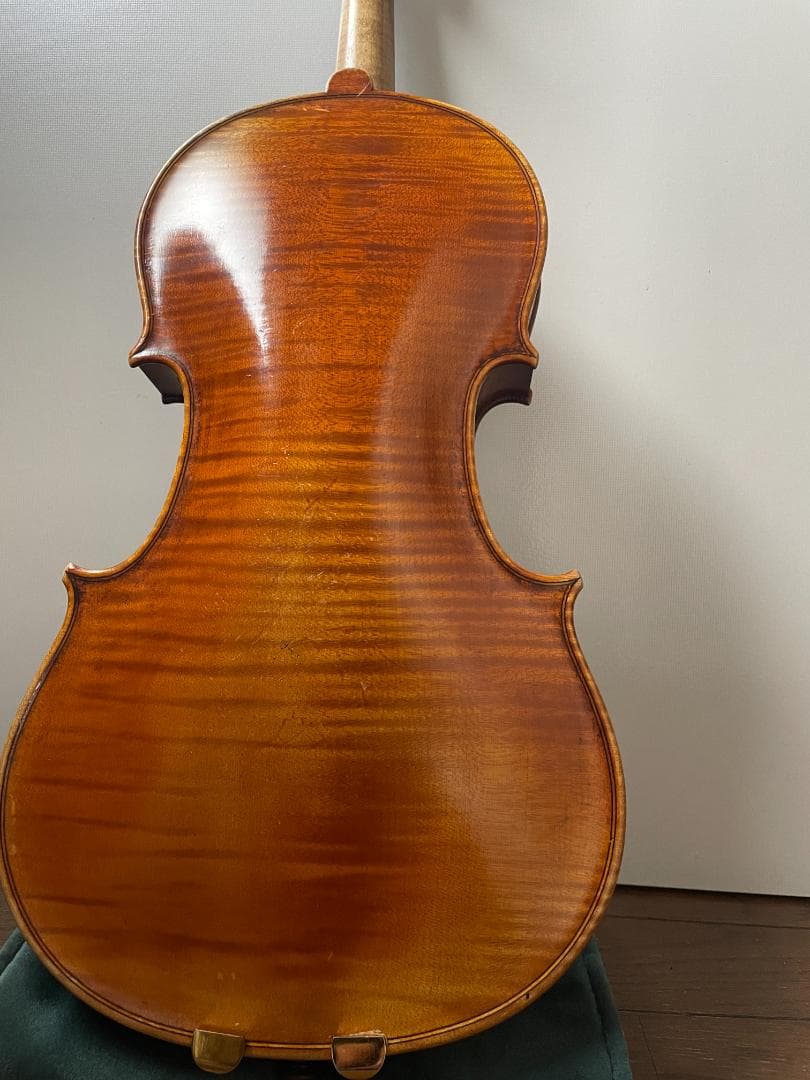 ドイツ製 バイオリン 美しいワンピースバック ４／４サイズ 駒調整済み