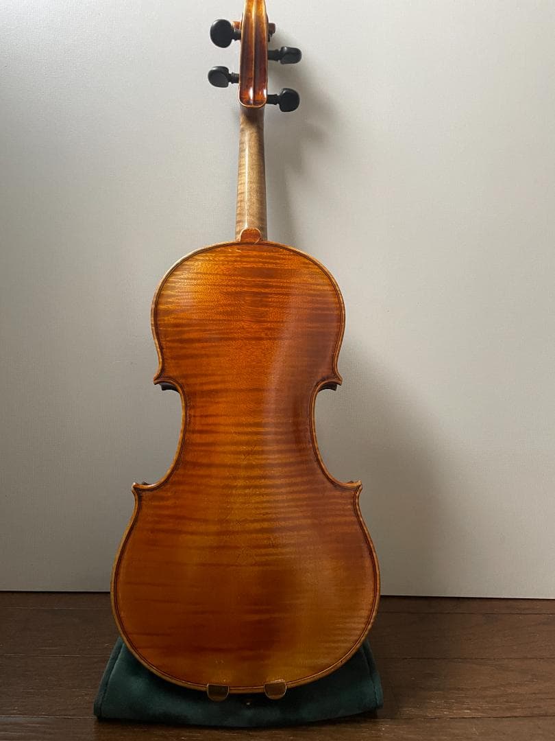 ドイツ製 バイオリン 美しいワンピースバック ４／４サイズ 駒調整済み
