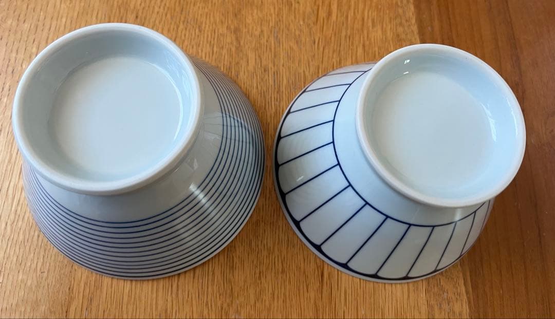 青いストライプ模様の飯碗セット