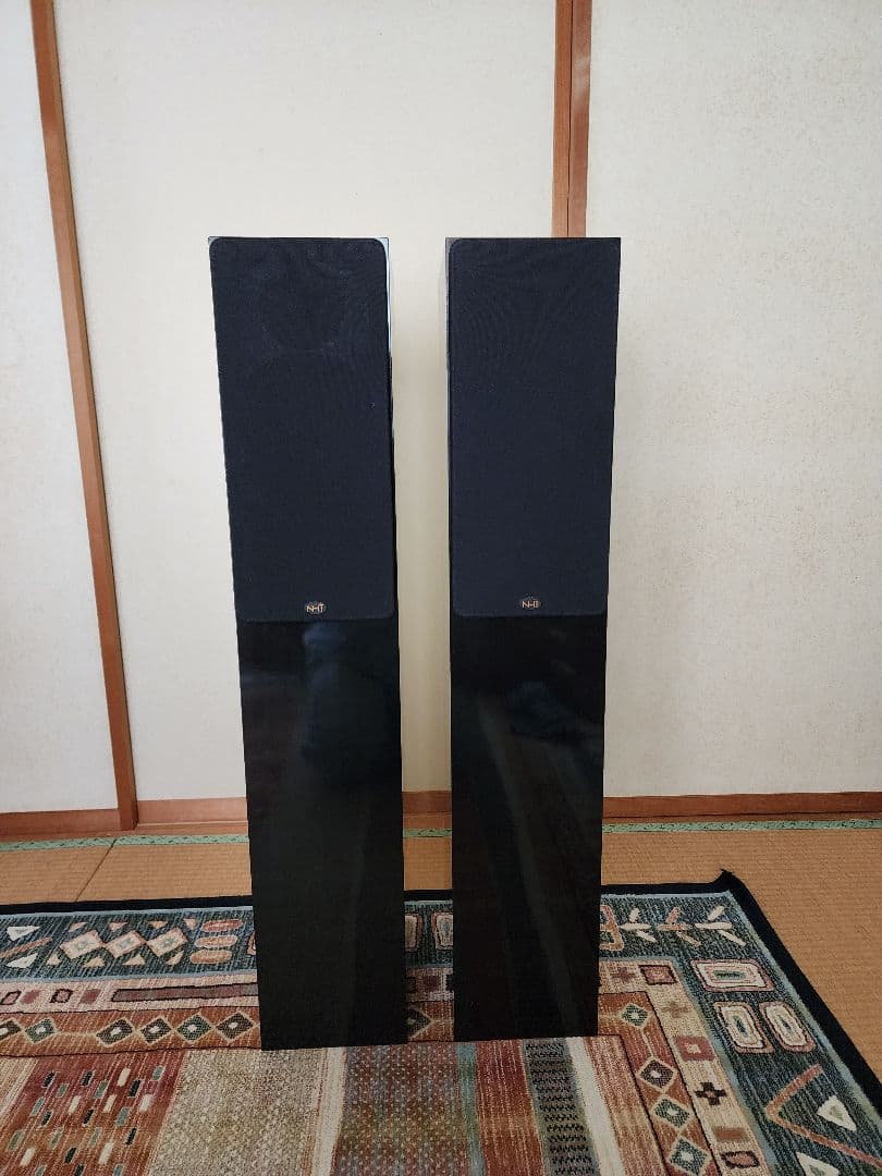NHT Super Two 黒色 フロアスタンディングスピーカー ①