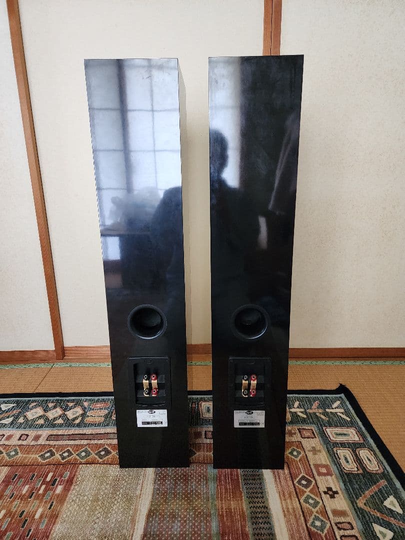 NHT Super Two 黒色 フロアスタンディングスピーカー ①