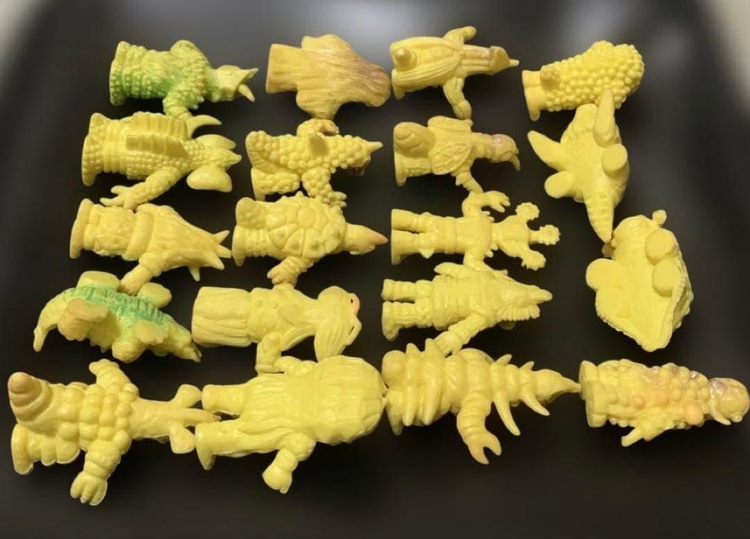 ウルトラ怪獣消しゴム　黄色スプレー　20体　ポピー　当時物　希少　昭和レトロ