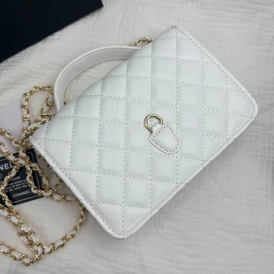 CHANEL ロゴハンドル キルティング ショルダーバッグ ノベルティ