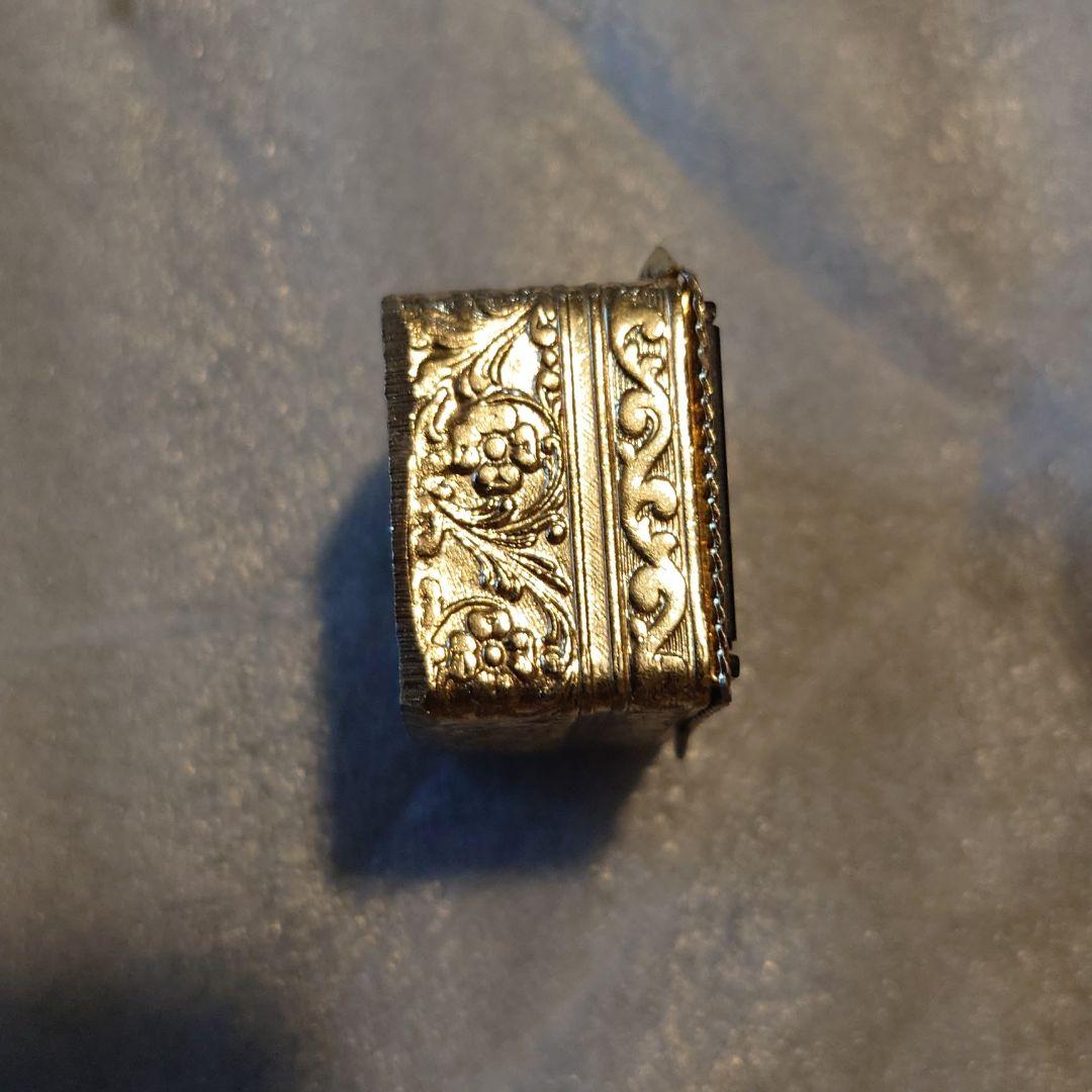 アンティーク小物入れ