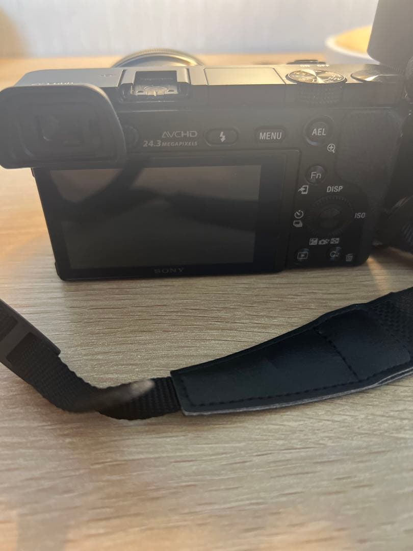 SONY ミラーレス　α6000 望遠レンズ付き