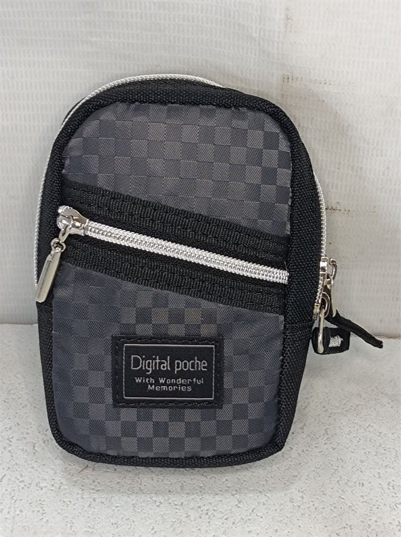 八5645【美品】フジフィルム　デジタルカメラ　Z10fd