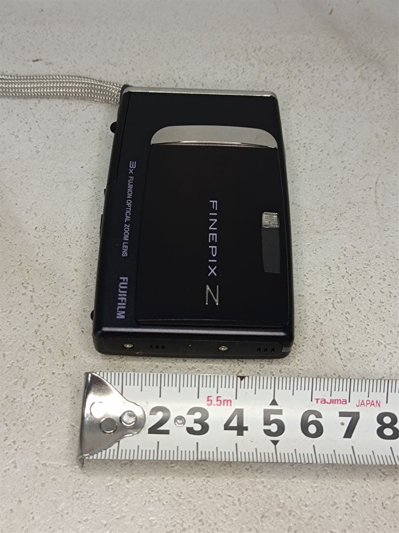 八5645【美品】フジフィルム　デジタルカメラ　Z10fd