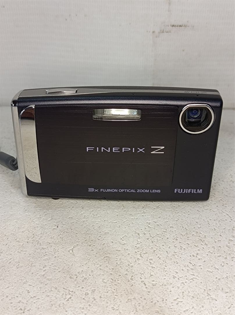 八5645【美品】フジフィルム　デジタルカメラ　Z10fd