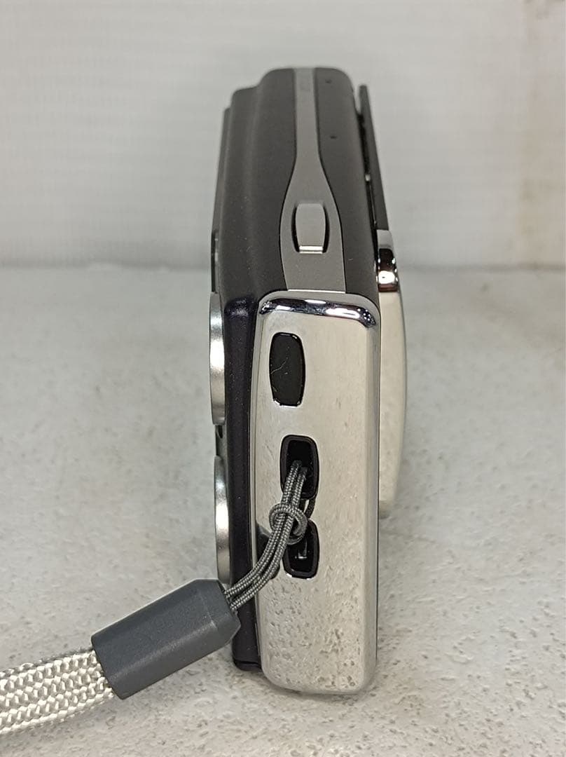 八5645【美品】フジフィルム　デジタルカメラ　Z10fd