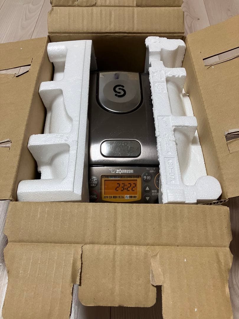 象印 IH炊飯器 3号炊き 2022年 高年式 家電 ひとり暮し 外箱付き