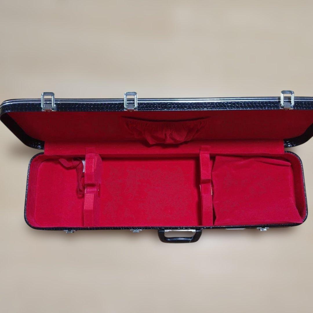 沖縄三線 本蛇皮 強化張 真壁型 爪付 ハードケース付 ウマ（駒） 交換用弦付