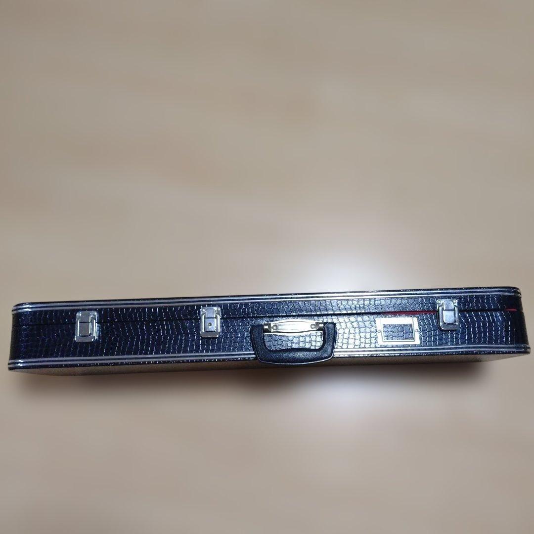 沖縄三線 本蛇皮 強化張 真壁型 爪付 ハードケース付 ウマ（駒） 交換用弦付