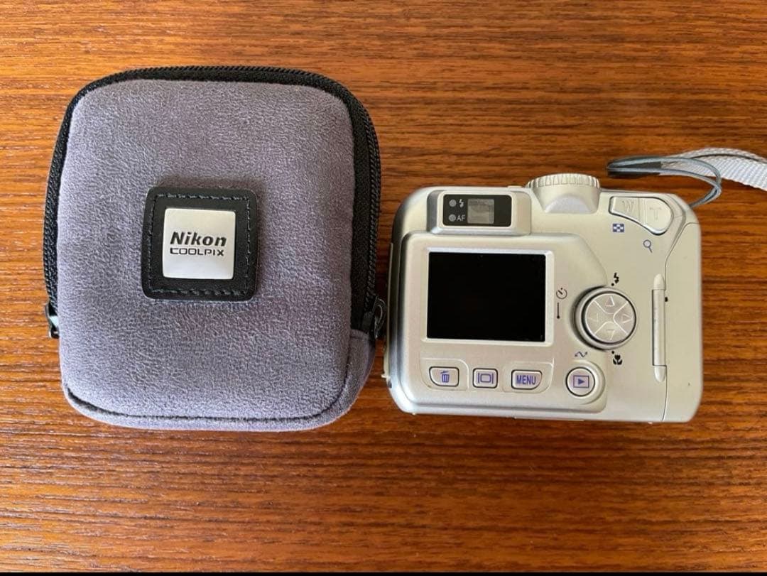 Nikon COOLPIX2100 PEARL SILVER SDカード付き