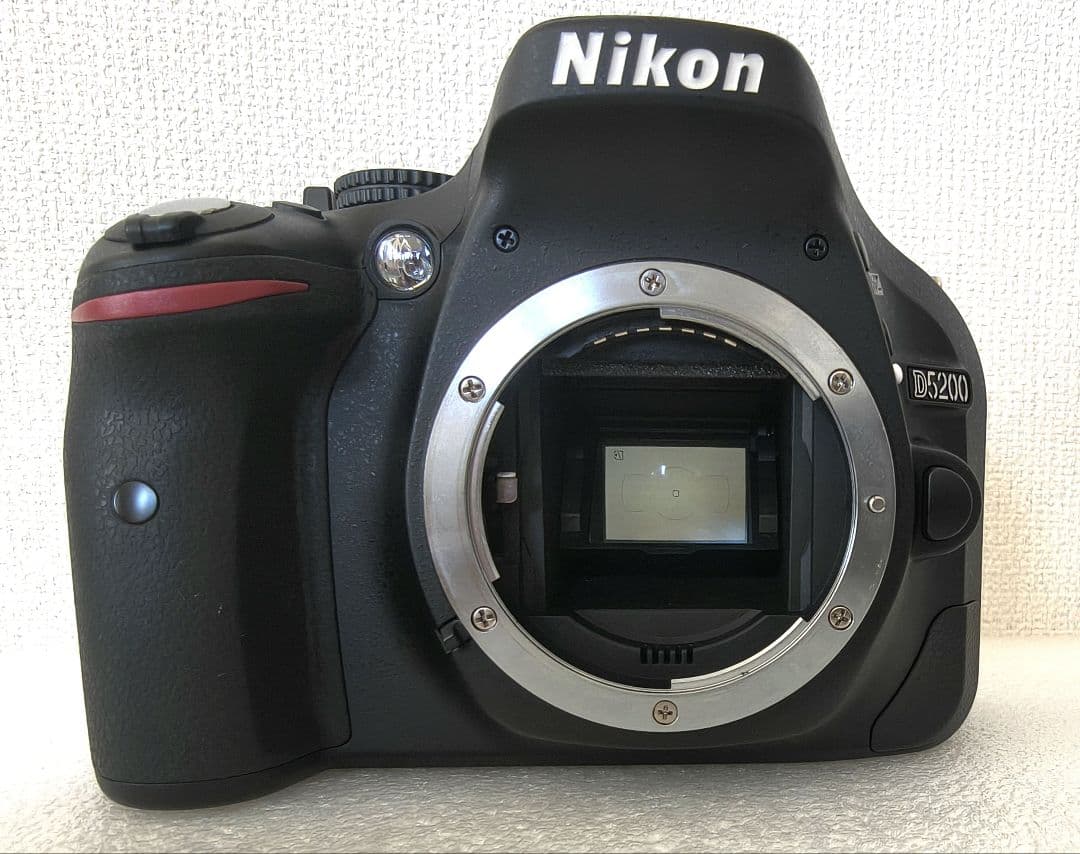 【美品】Nikon D5200 デジタル一眼レフカメラ ボディのみ