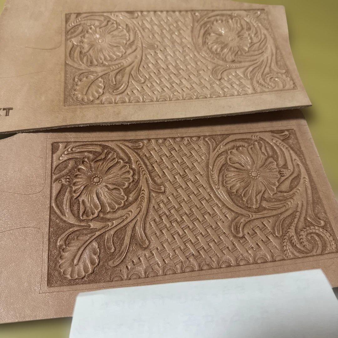 amo レザーカービングウォレット(ハーフ)