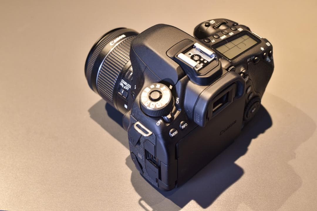 Canon EOS 80D 18-55　 本体＋バッテリー２個＆雑貨多数