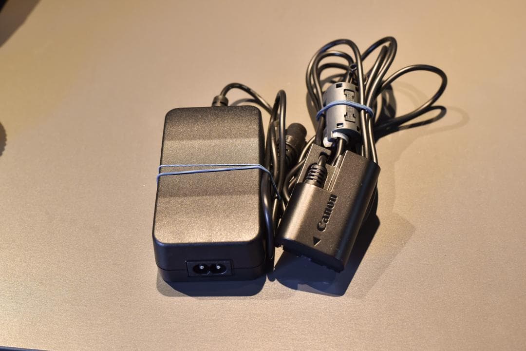 Canon EOS 80D 18-55　 本体＋バッテリー２個＆雑貨多数