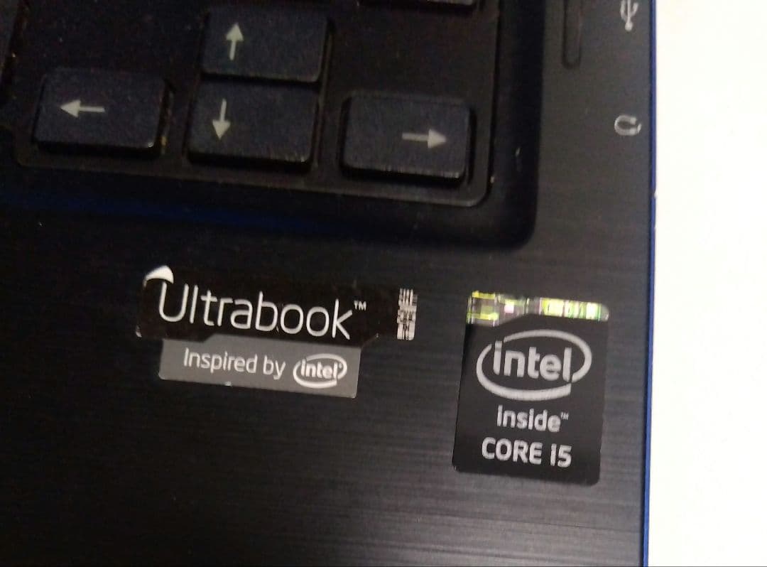 富士通　FUJITSU ノートパソコン