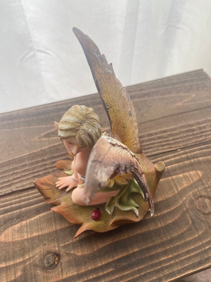 Winged Fairy in Leaf Statue 妖精　Ebros