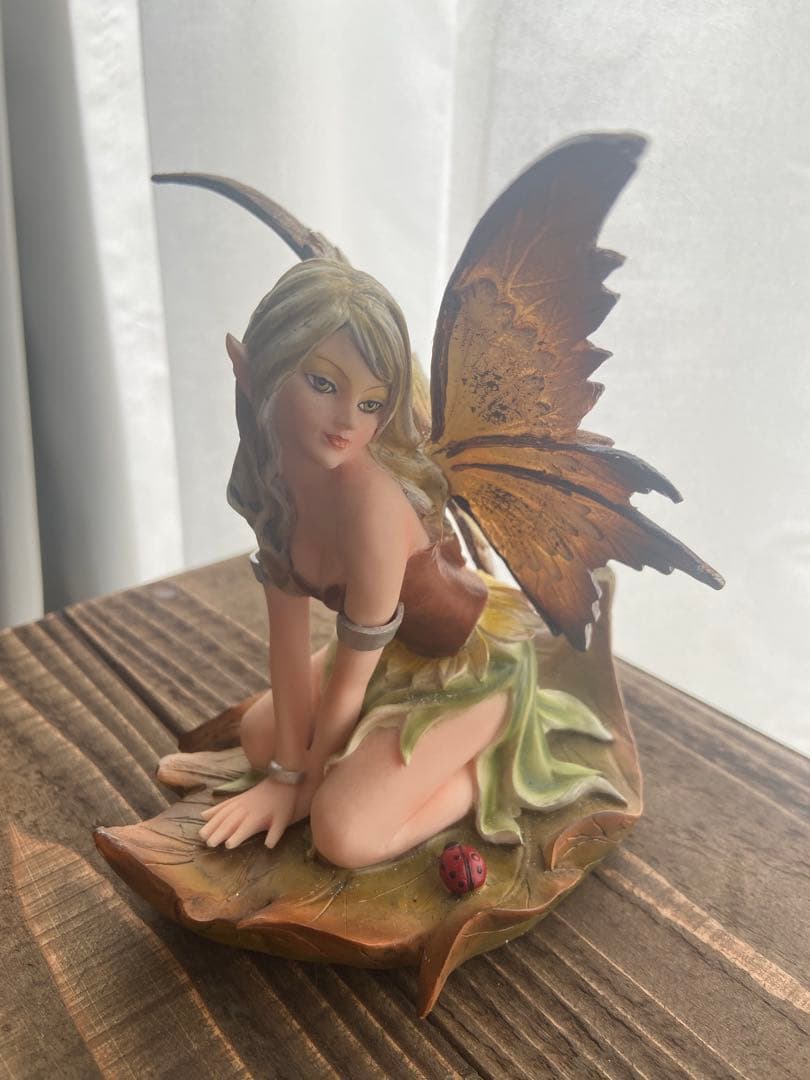 Winged Fairy in Leaf Statue 妖精　Ebros
