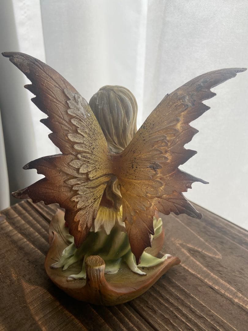 Winged Fairy in Leaf Statue 妖精　Ebros