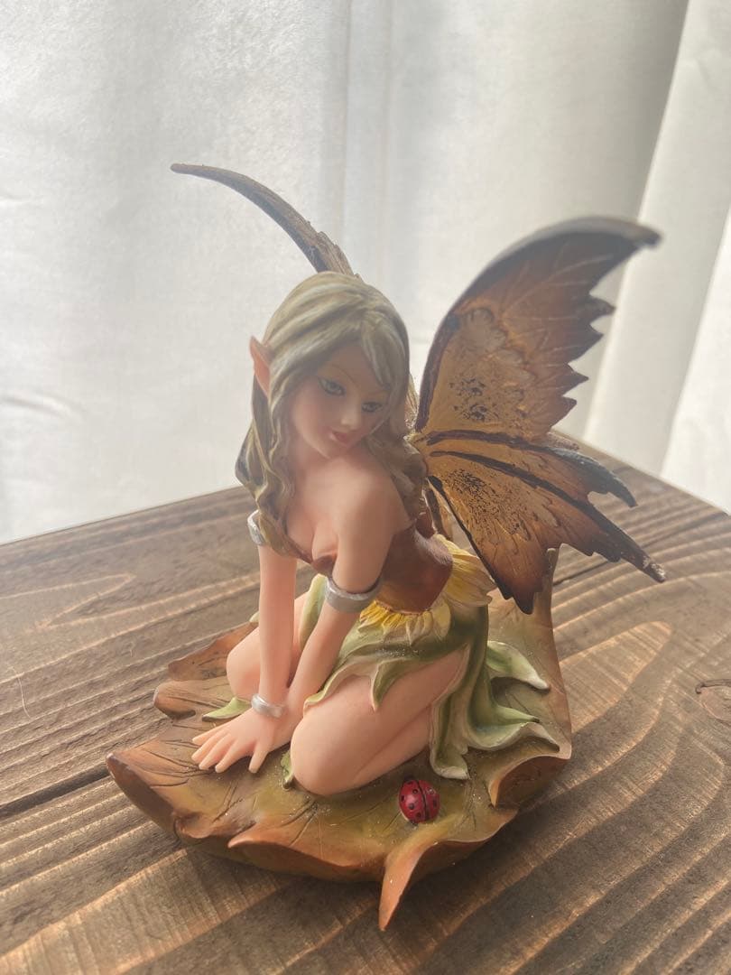 Winged Fairy in Leaf Statue 妖精　Ebros