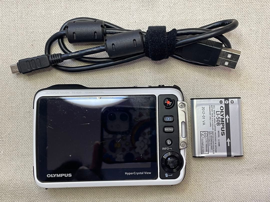 OLYMPUS TOUGH TG-620 防水・耐衝撃 (ホワイト)